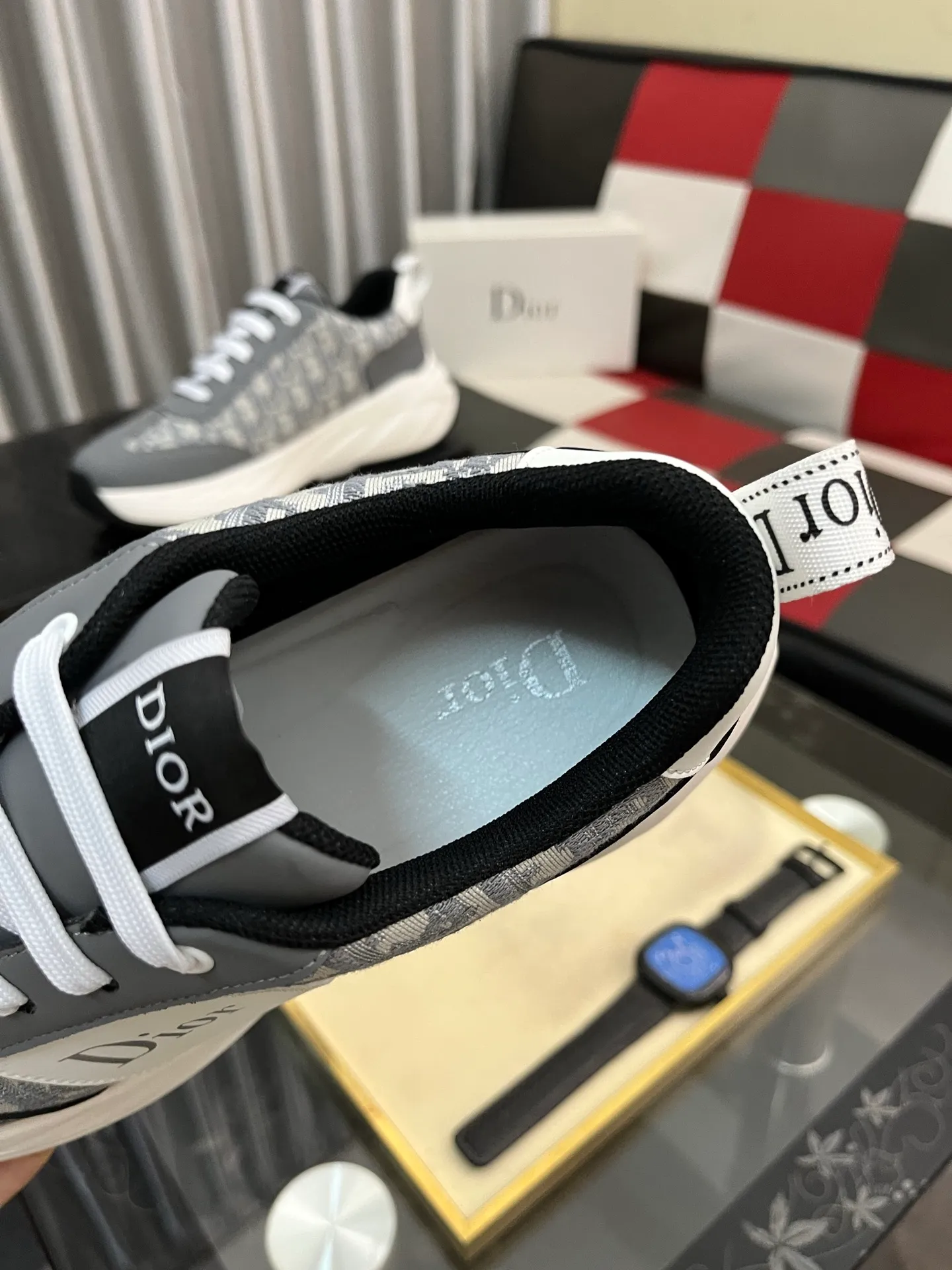 Men's shoes💰438⌚️⌚️[Dior] Dior's new men's genuine leather casual shoes, the highest version on the market, any comparison is welcome🆚! The original leather has excellent texture and is super high-end! Fetal sheep net lining imported from Italy, removable pad! Luxurious materials and fine workmanship, highly recommended! Code number: 38-442️⃣Colors available